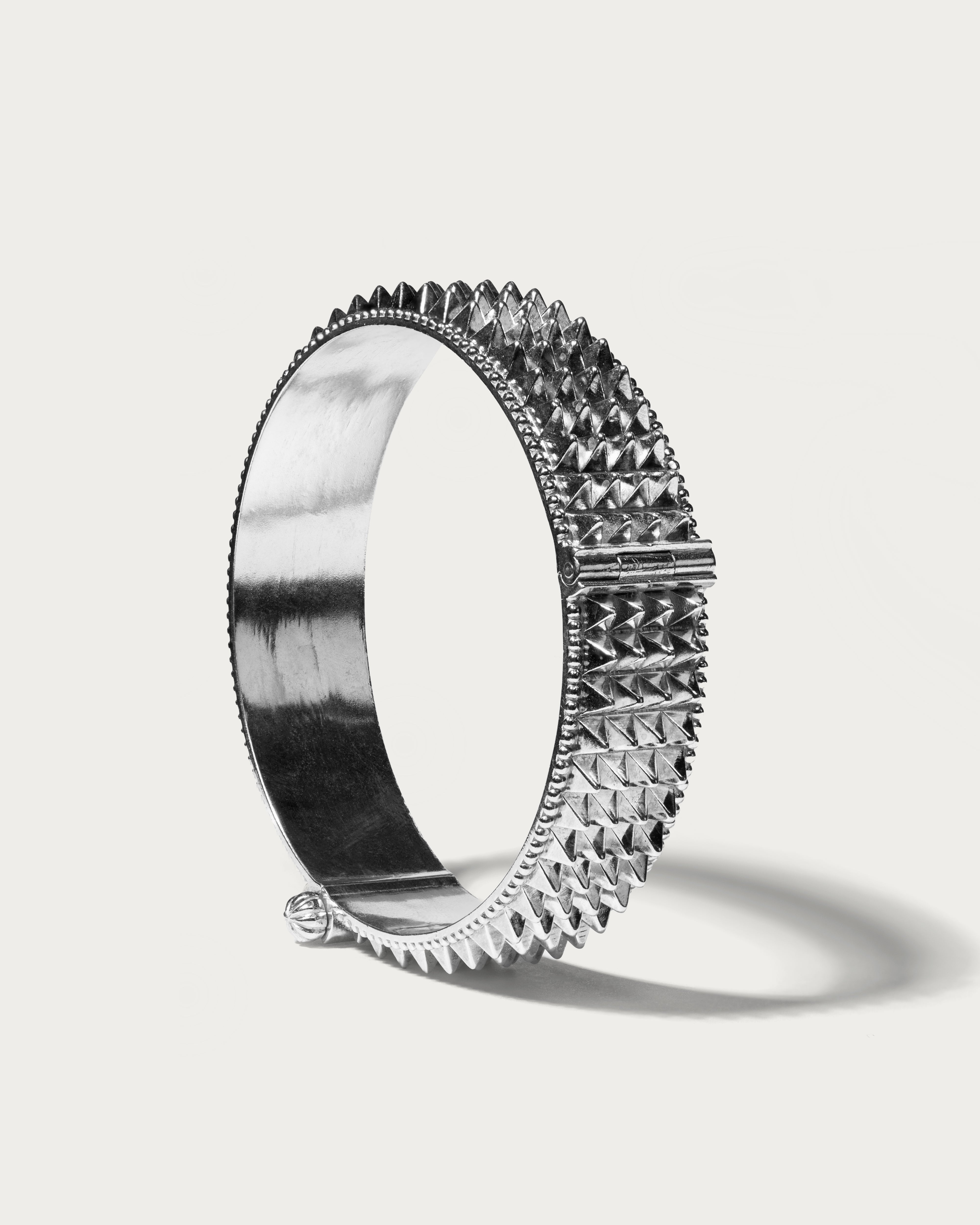 Gurd Al Hail Thin Bracelet