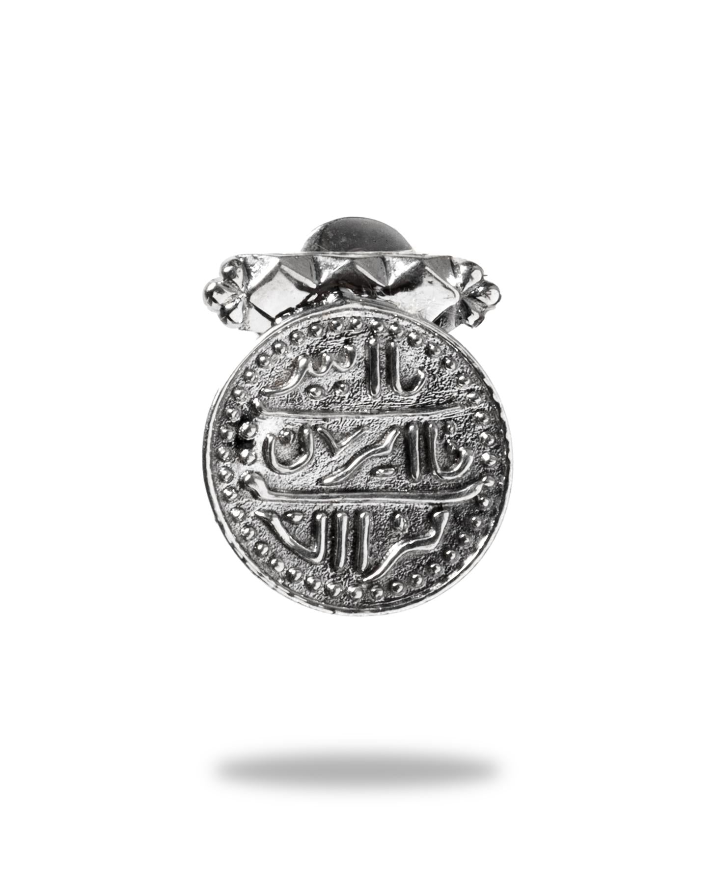 Lairat Stud Earrings