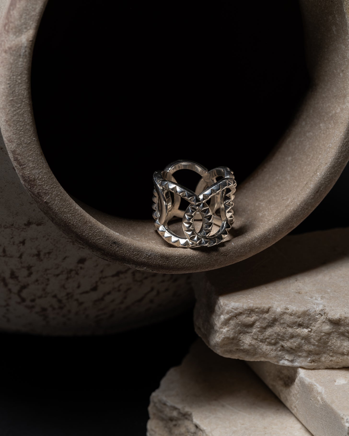 Gurd Al Hail Interlaced Ring