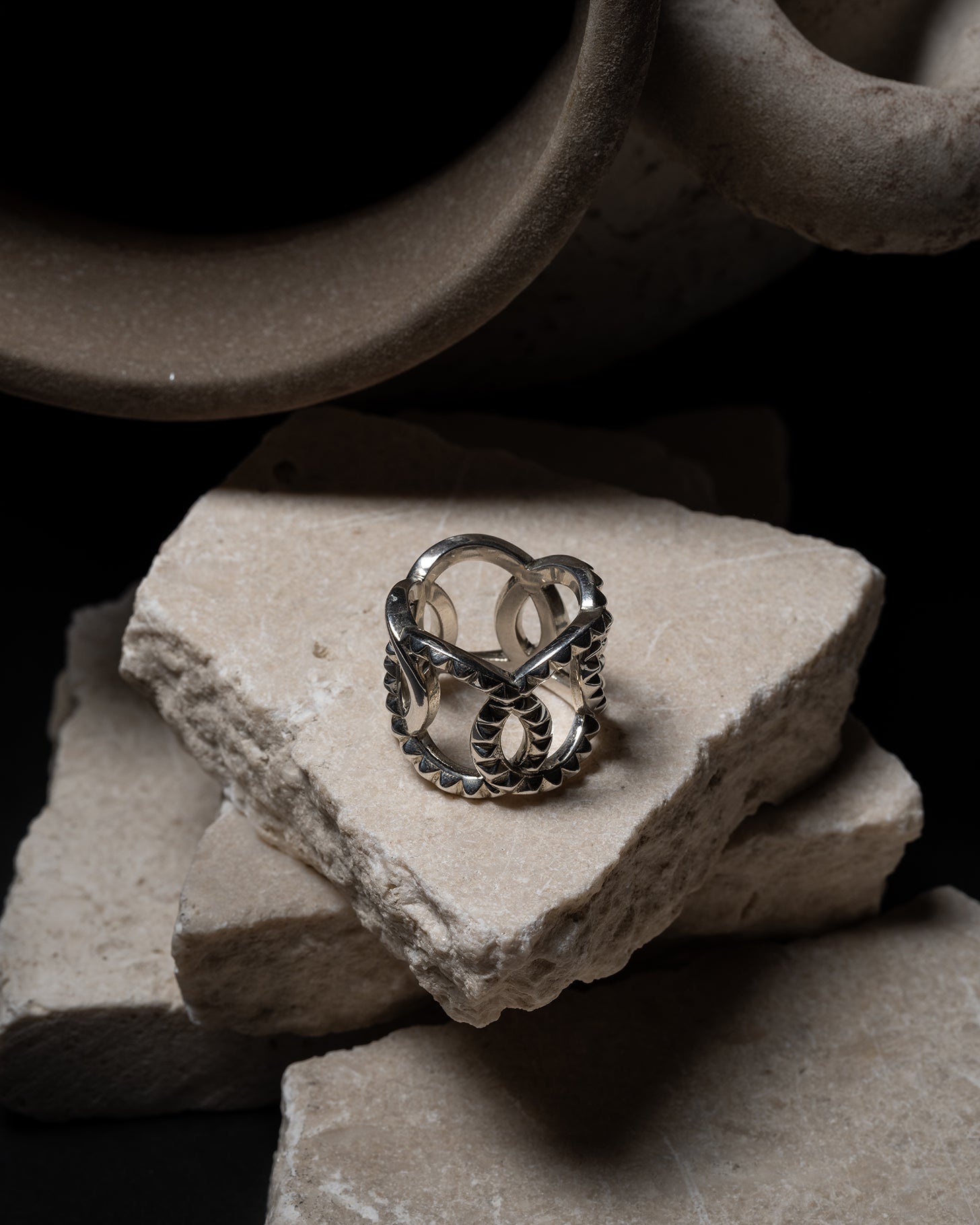 Gurd Al Hail Interlaced Ring